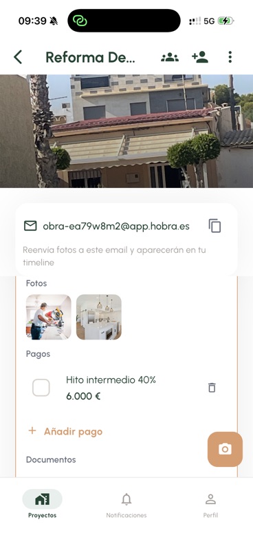 Detalle de una fase con fotos y documentos